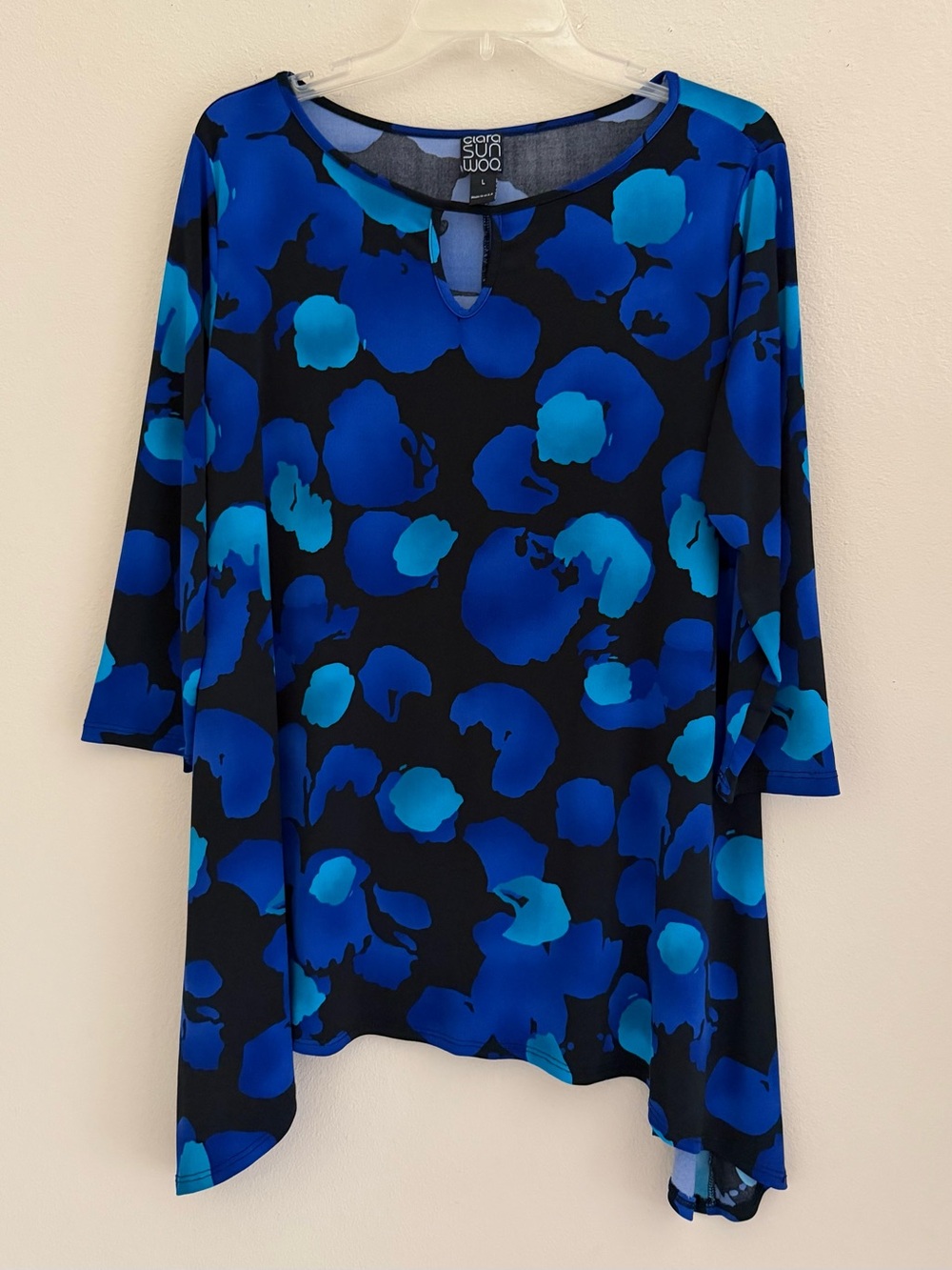 Clara Sunwoo keyhole asymmetrical tunic top size large